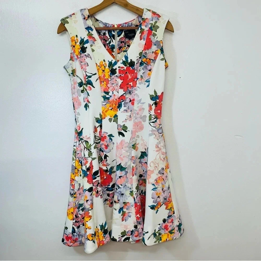 Just Taylor Dress Size 10 Sleeveless  Colorful Floral Fit Flare Pockets Knit Zip